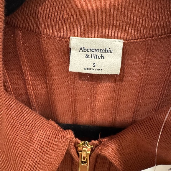 Abercrombie & Fitch Rust Ribbed Zip-Up Sweater - Picture 3 of 5